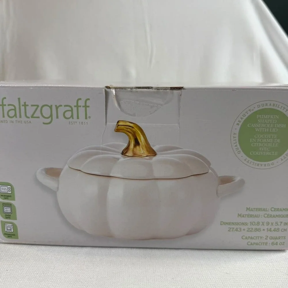 Pfaltzgraff Cream Ceramic Pumpkin Cocotte 2Qt Dutch Oven Gold Stem Thanksgiving